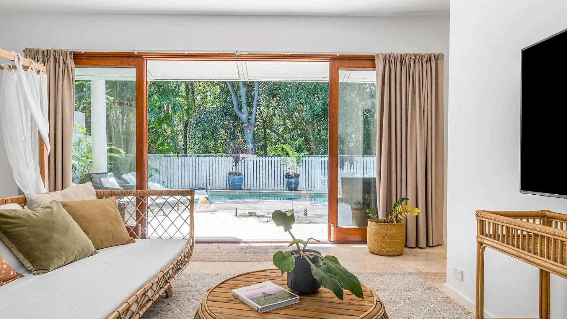 A Perfect Stay - Beachcomber Blue Byron Bay Australia